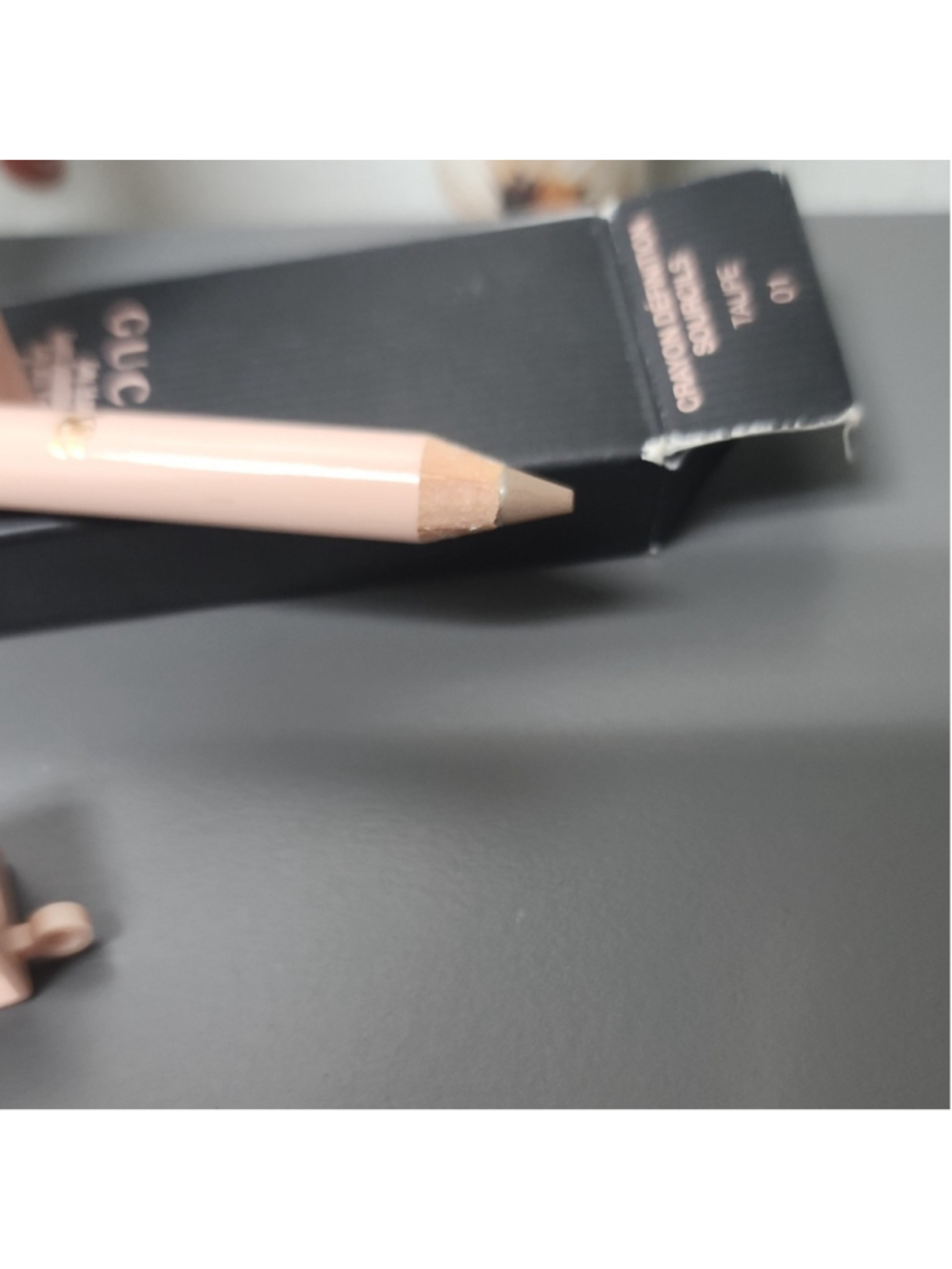 Gucci Crayon Définition Sourcils 01 Taupe Powder Eyebrow Pencil Natural 0.04 oz - Picture 4 of 7